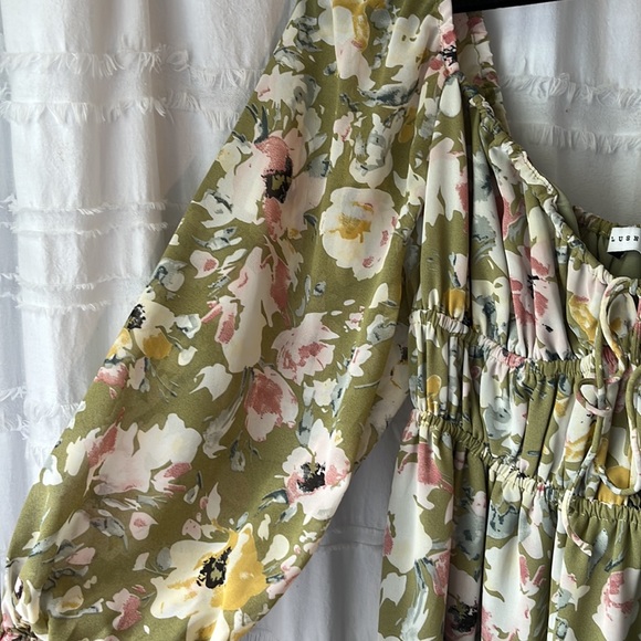 Shop Zoco Secret Garden Floral Midi Dress - Picture 6 of 6